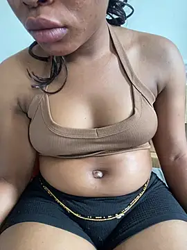 PrettyNina77 webcam