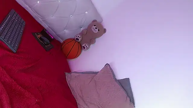 Angel_foxc13 webcam