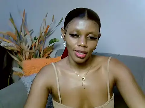 Prettyglam live cam on StripChat