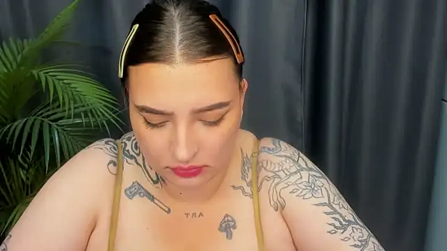 NikkiSummer webcam