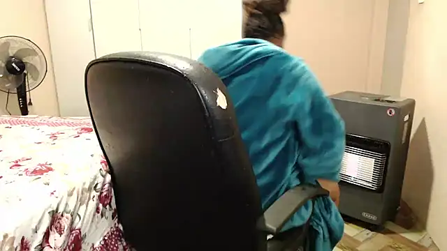 bustylisa1983 webcam