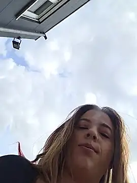 Luna_Lynn 🥎 live webcam