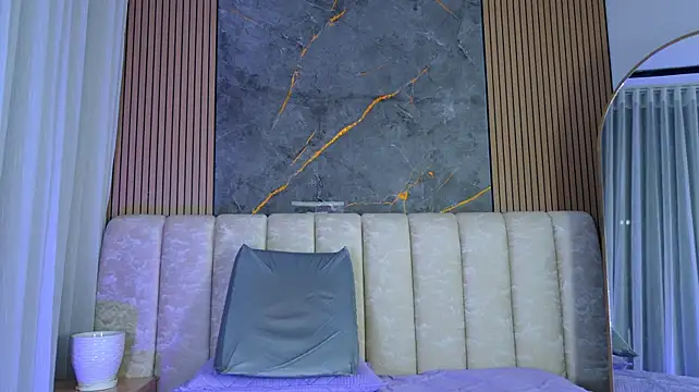 mia_scot webcam