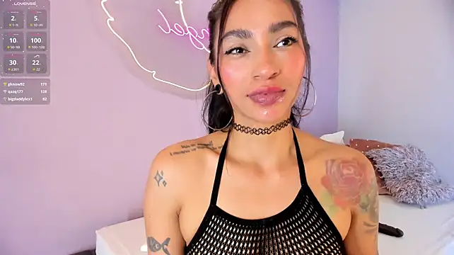 Leamonroe__ webcam