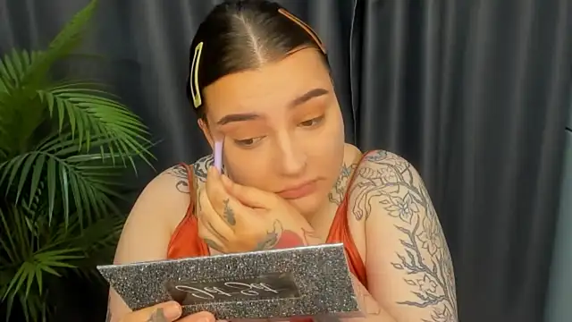 NikkiSummer webcam