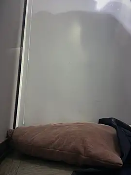 pamelajonsom_ (F young) - two finger in ASS 😻