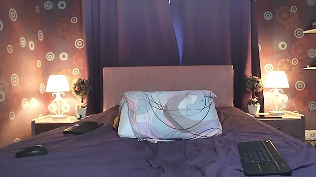 SquirtyAlice webcam
