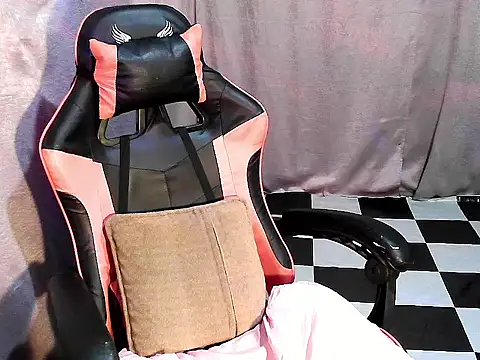 BrendaMore webcam