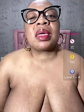VixenRoyaleX webcam