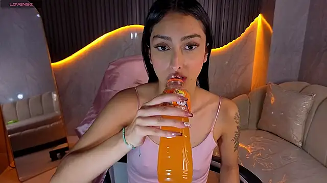 Tifany_Tx live cam on StripChat