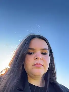 SnowWhiteSin webcam