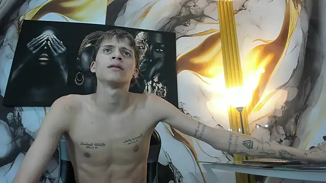 mono_blonde webcam