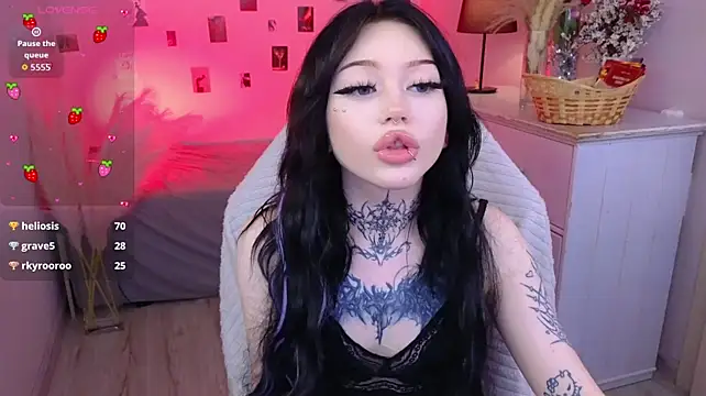 Emma_Kirks webcam