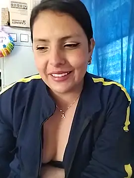 YINNA__24 webcam
