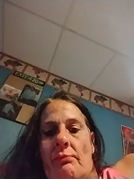 Lovemeup69 live cam on StripChat