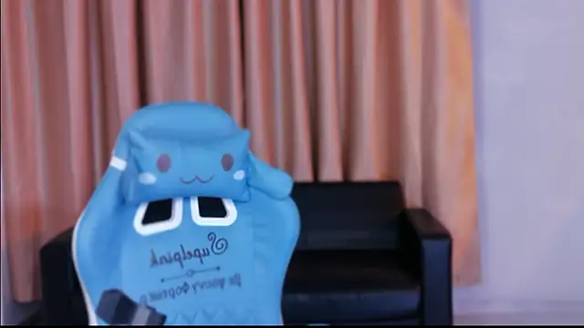 Lucky---51 webcam