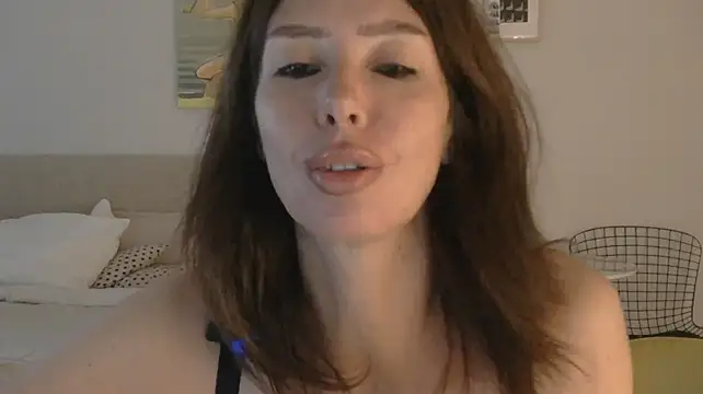 WhiteQueen888 webcam