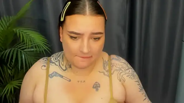 NikkiSummer webcam
