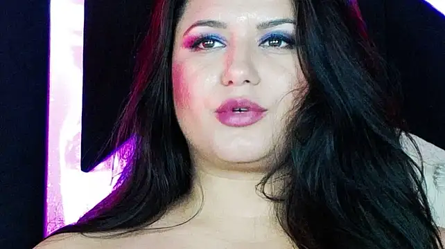 EssenaMonroe webcam