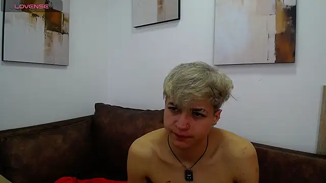 Ari_Stonne webcam