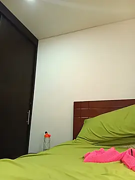 MiaIsabela_ webcam