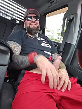 beardedtattood (Ask my age) - 😈soo hard and soo horny 😈