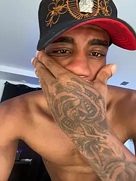 agrublack webcam