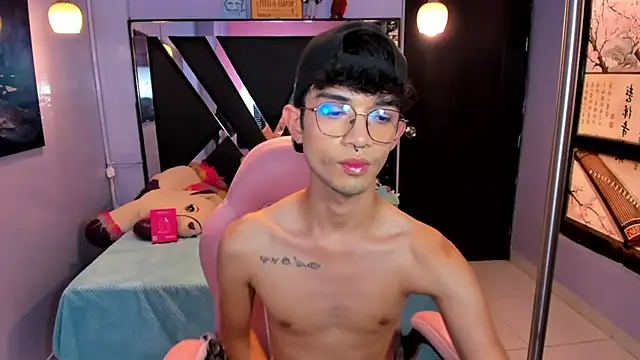 LiamHeatx live cam on StripChat
