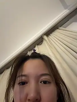 xinrui333 live cam on StripChat