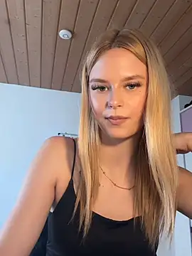 YoungGermanKiki18 webcam