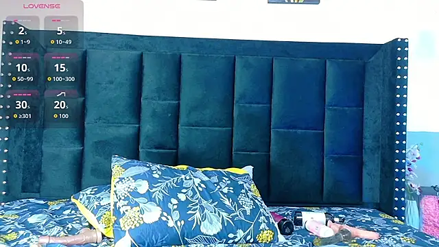 skinnyindiansluttt webcam