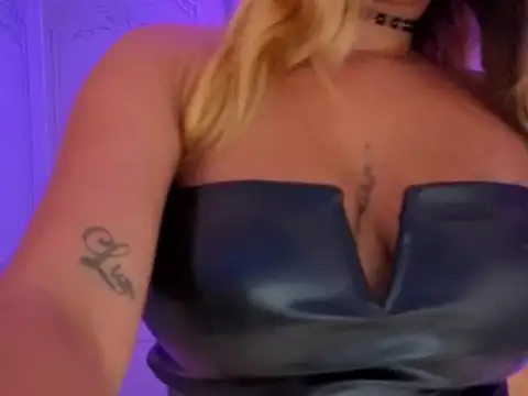 Ema_xx69 webcam