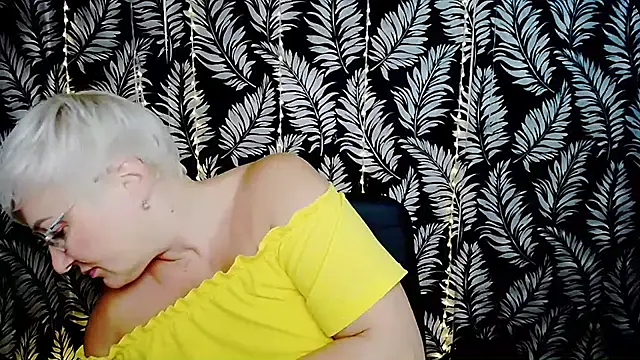 Olivia_playful webcam