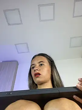 JuliaColemann live cam on StripChat