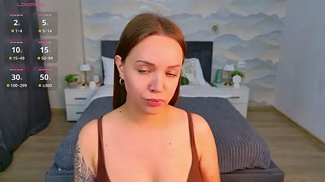 Chloe_Sapphire live cam on StripChat