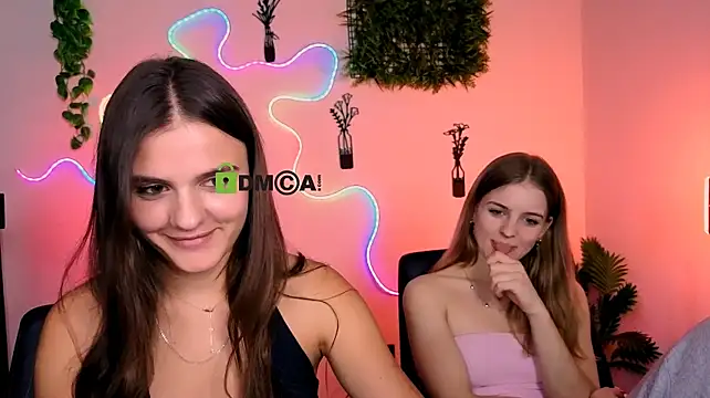 lisa_dark_ webcam