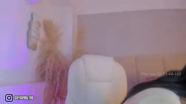 aprilebony_ webcam