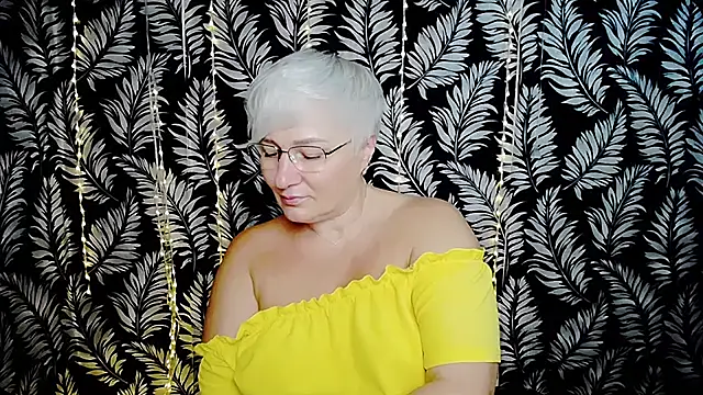 Olivia_playful webcam