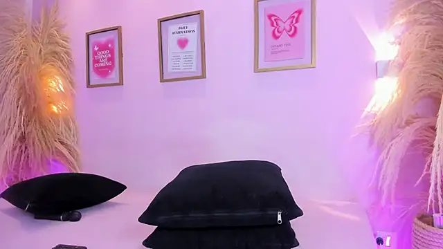 MiaaCarter_ webcam
