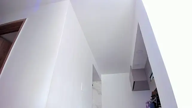 iriss_25 live cam on StripChat