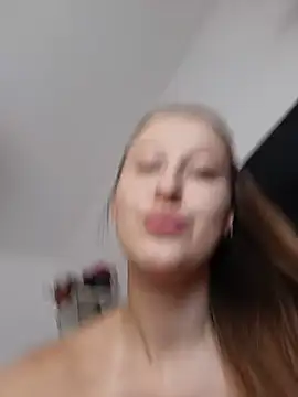 Susiee_Redd webcam