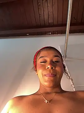 YariRose webcam