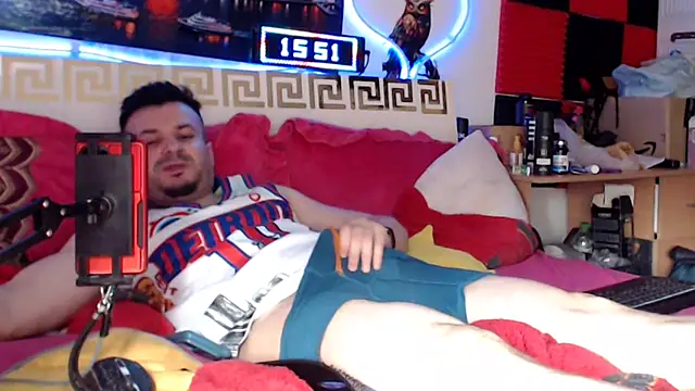 Hugec0ck007 live cam on StripChat