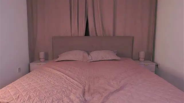 TamraCotner live cam on StripChat