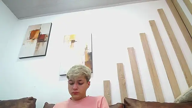Ari_Stonne webcam