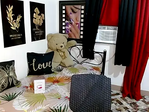 UrhotGoddess webcam