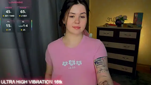 cutie_mili fair skin cam girl