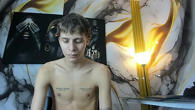 mono_blonde webcam