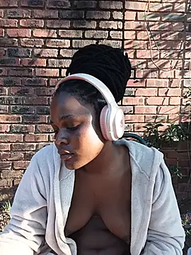 BlondieBitch webcam
