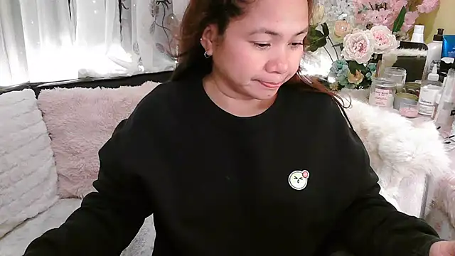 OhmyPinay webcam
